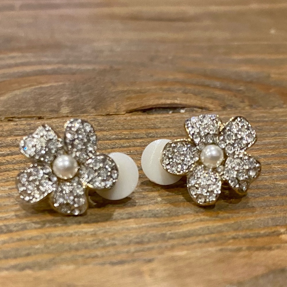 NIB Adrian Buckley England Jewellery Flower Earrin